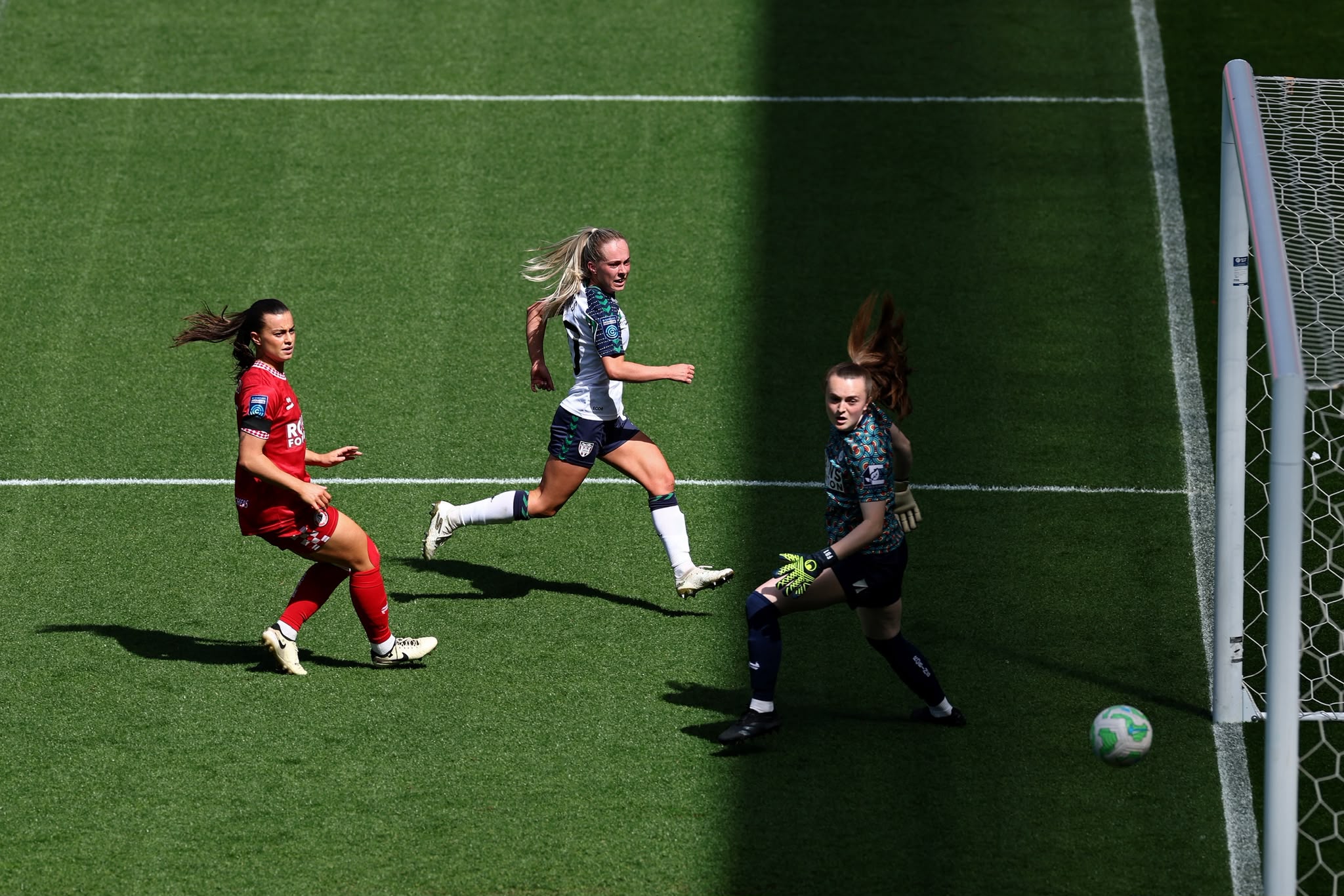 Ellen Jones in action on the pitch